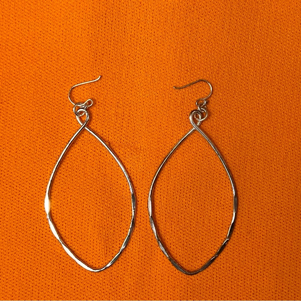 💖Hooked On You Earrings 💖
